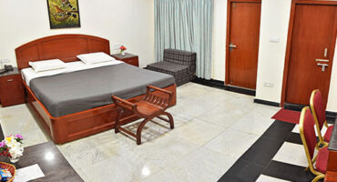 hotels-near-beach-in-mahaballipuram-super-deluxe